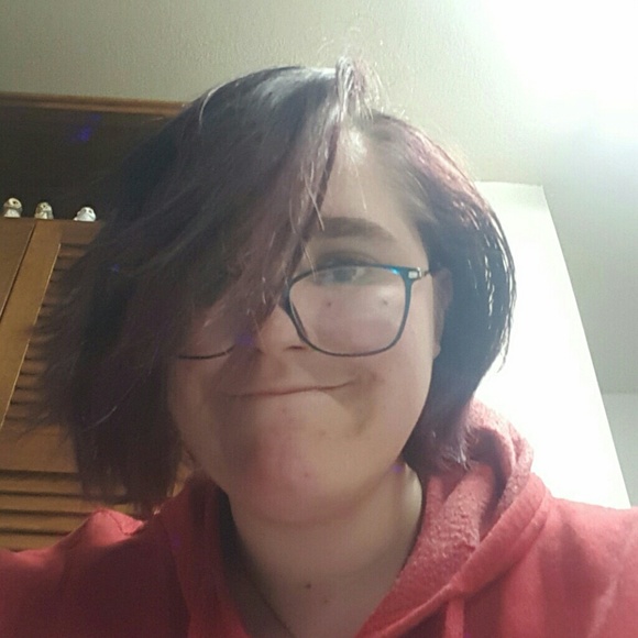 Meet your Posher, Ashley - Picture 2 of 2